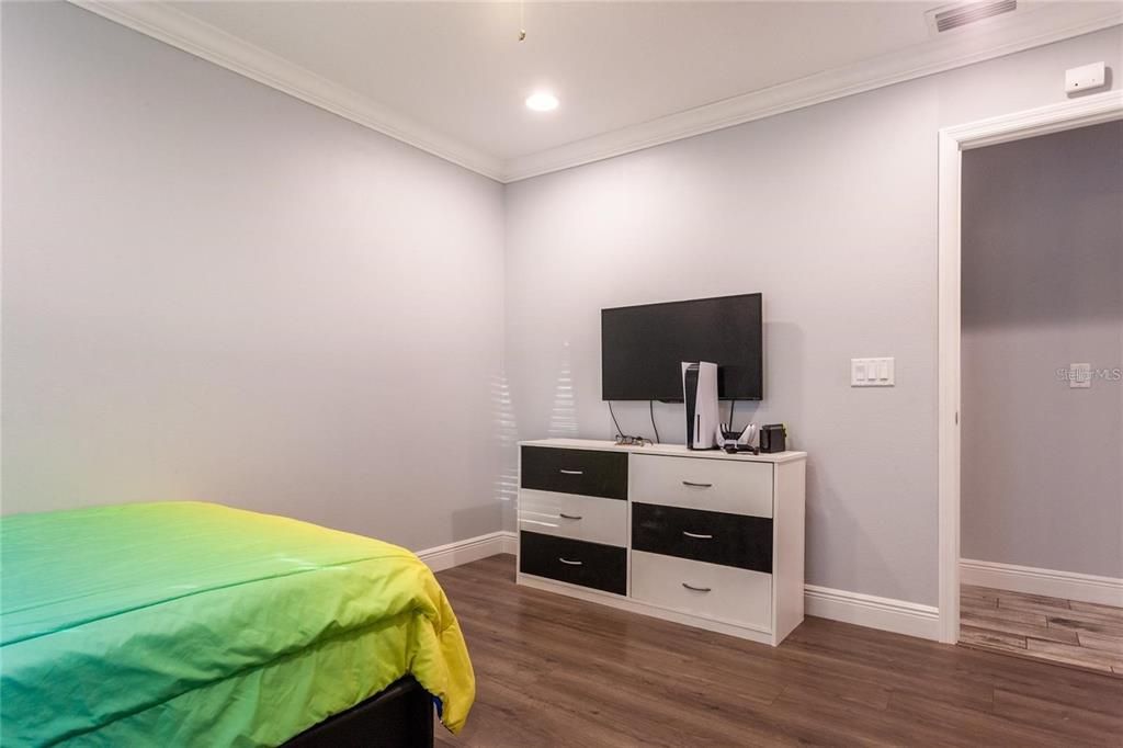 For Sale: $249,900 (3 beds, 2 baths, 1225 Square Feet)