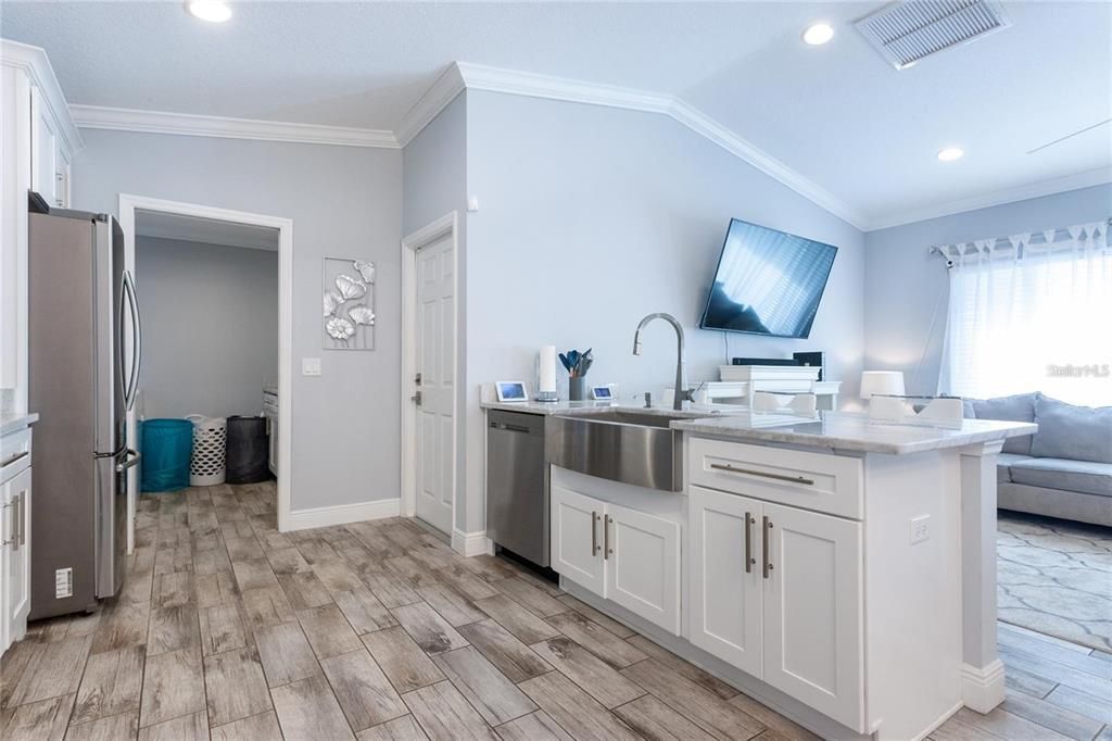 For Sale: $249,900 (3 beds, 2 baths, 1225 Square Feet)