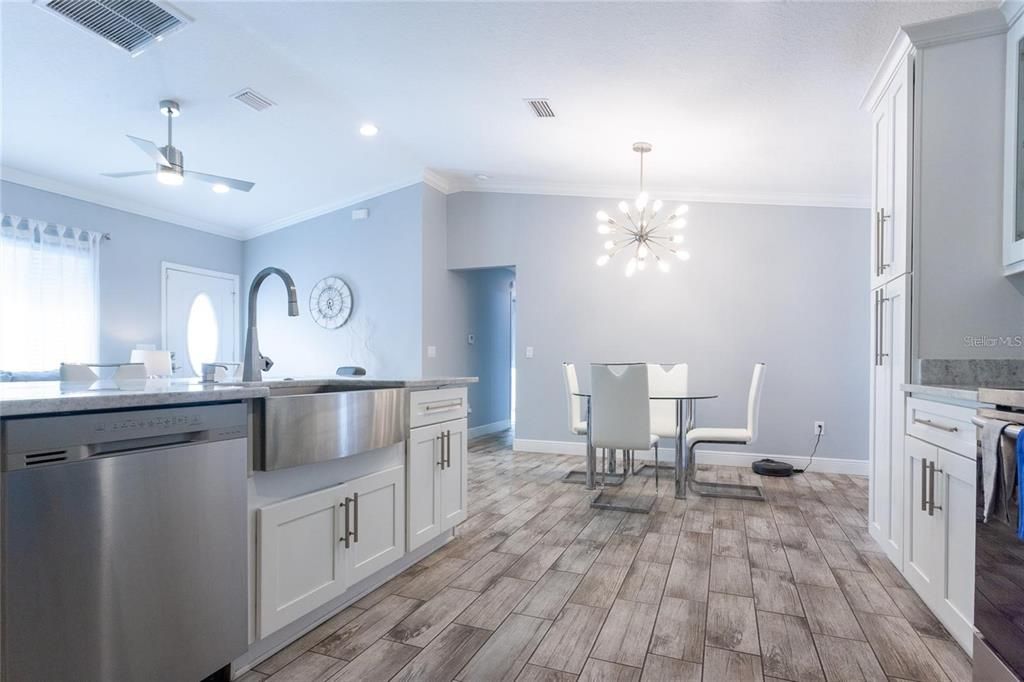For Sale: $249,900 (3 beds, 2 baths, 1225 Square Feet)