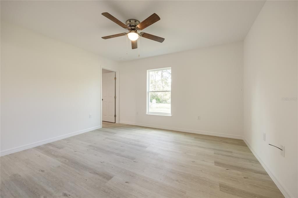 For Sale: $249,900 (3 beds, 2 baths, 1225 Square Feet)
