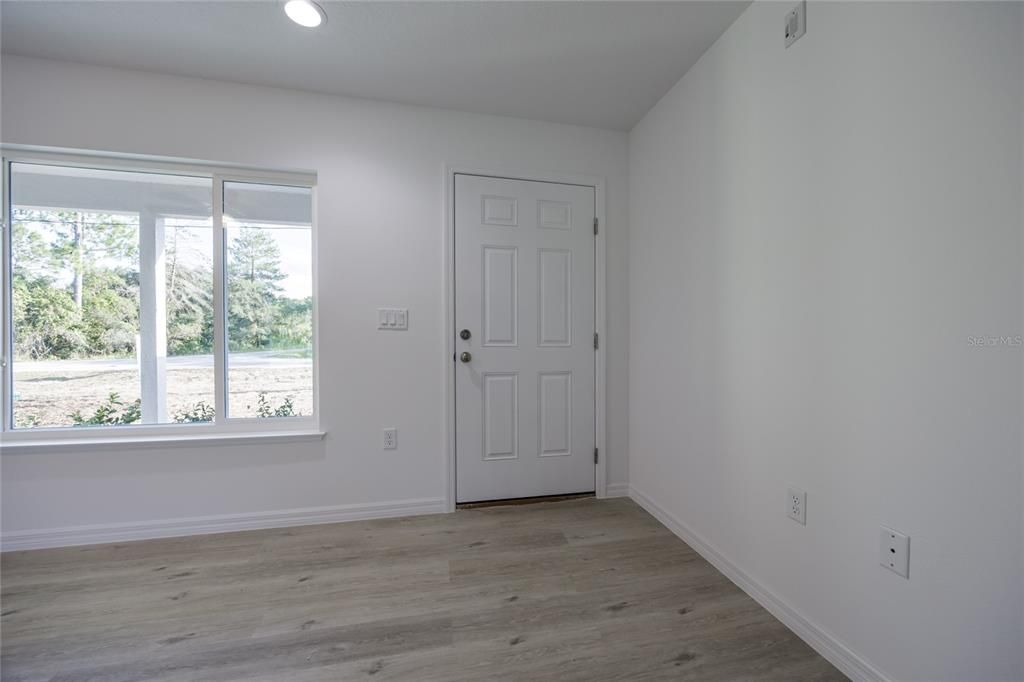 For Sale: $249,900 (3 beds, 2 baths, 1225 Square Feet)