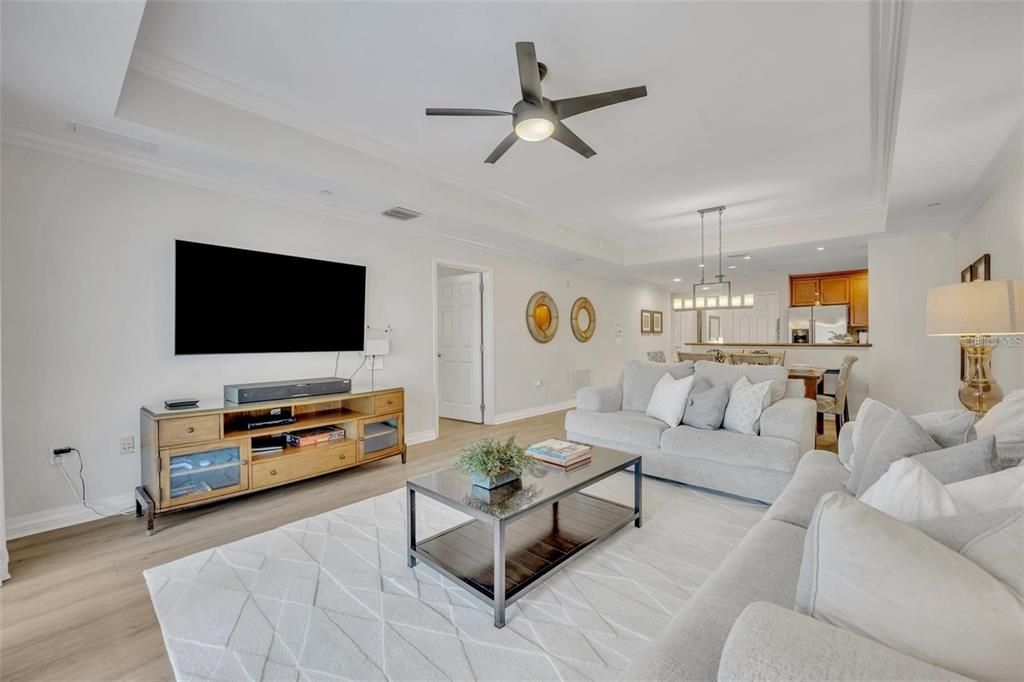 En Venta: $295,800 (3 camas, 3 baños, 1630 Pies cuadrados)