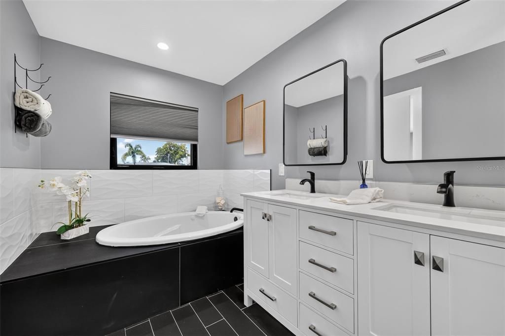 Active With Contract: $935,000 (3 beds, 2 baths, 1960 Square Feet)