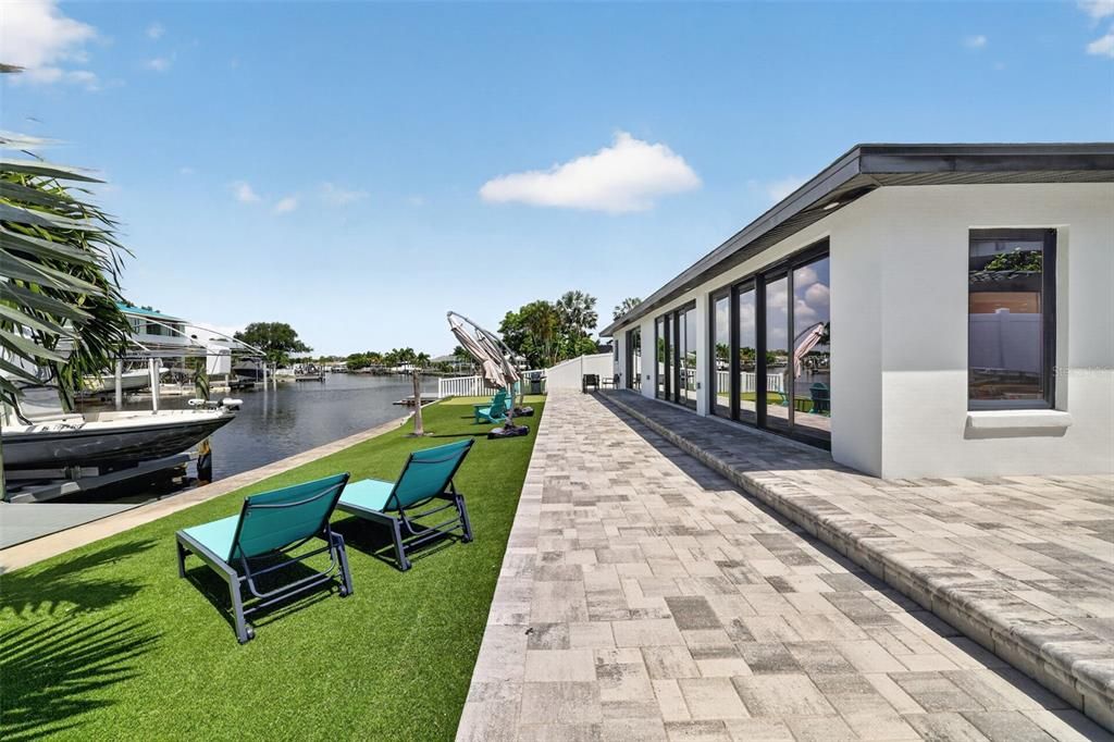Active With Contract: $935,000 (3 beds, 2 baths, 1960 Square Feet)