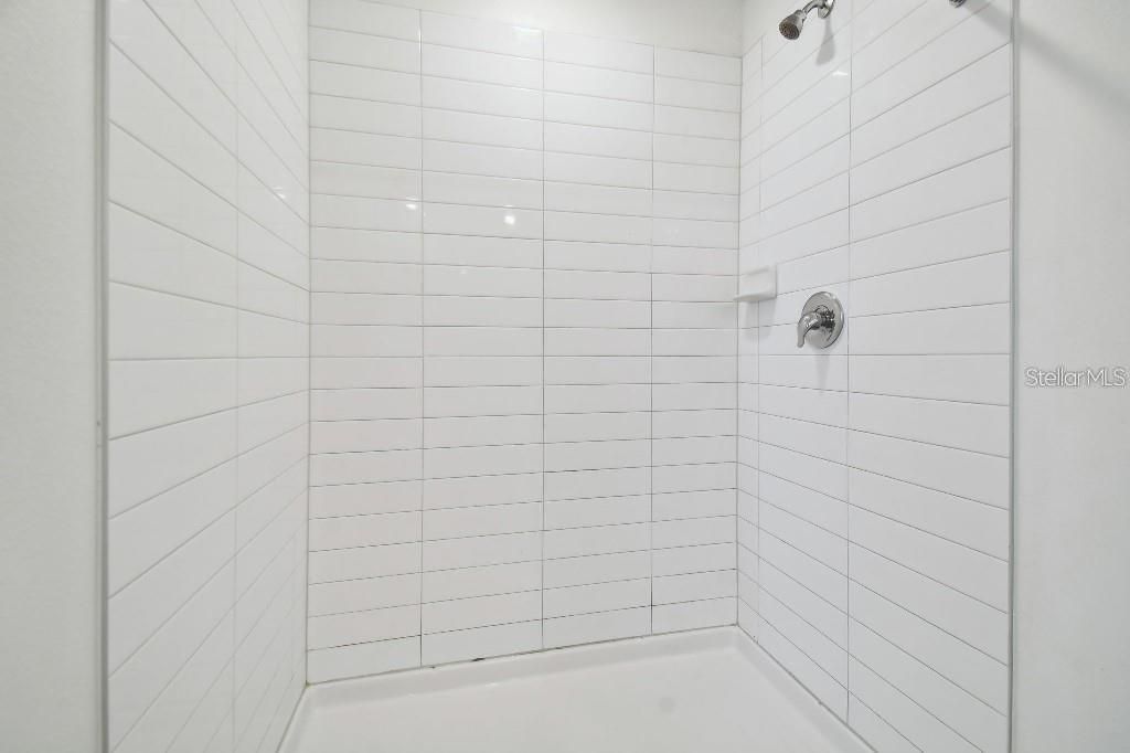 En Renta: $2,400 (5 camas, 2 baños, 2215 Pies cuadrados)