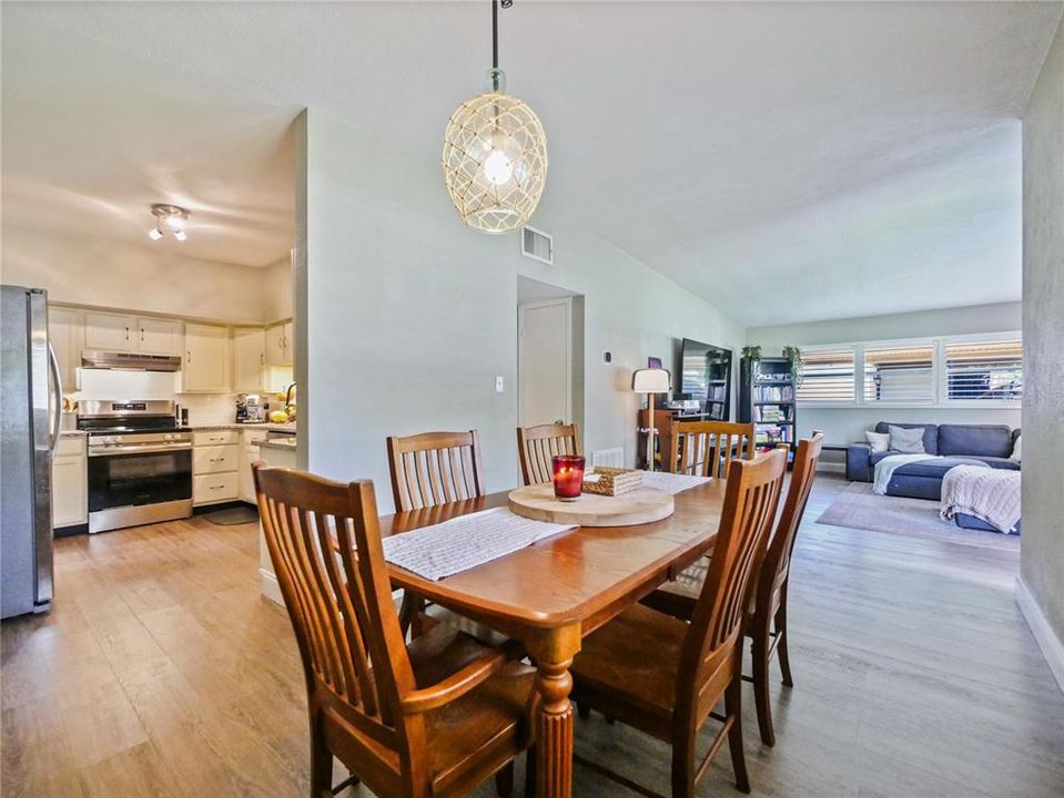 For Sale: $449,900 (3 beds, 2 baths, 1608 Square Feet)
