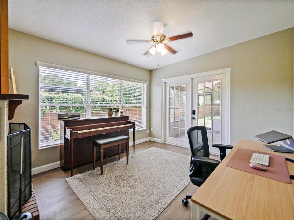 For Sale: $449,900 (3 beds, 2 baths, 1608 Square Feet)