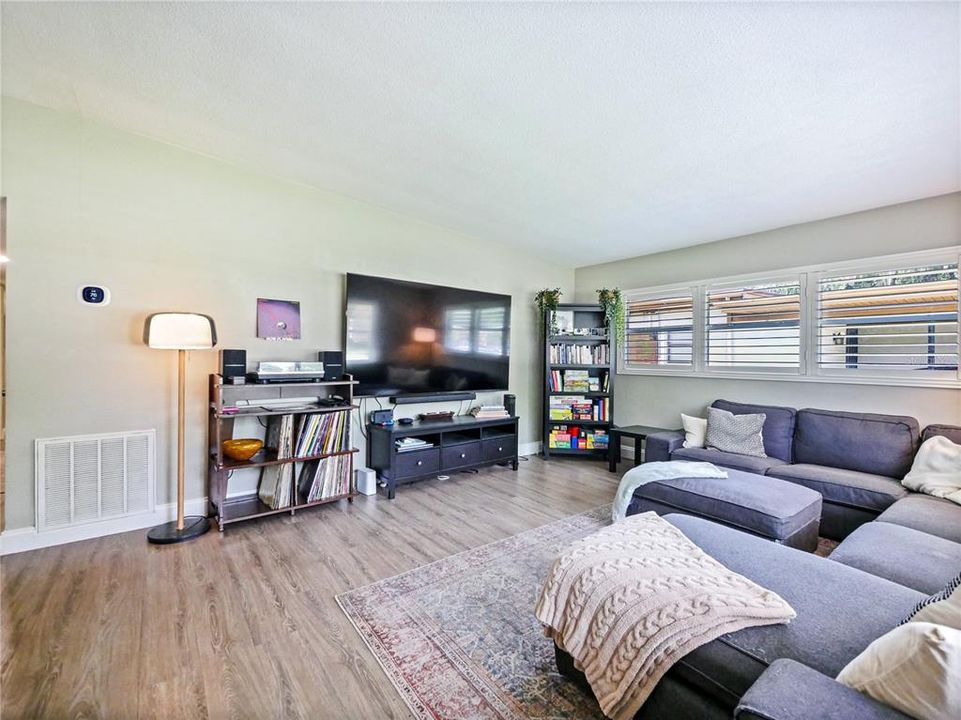 For Sale: $449,900 (3 beds, 2 baths, 1608 Square Feet)