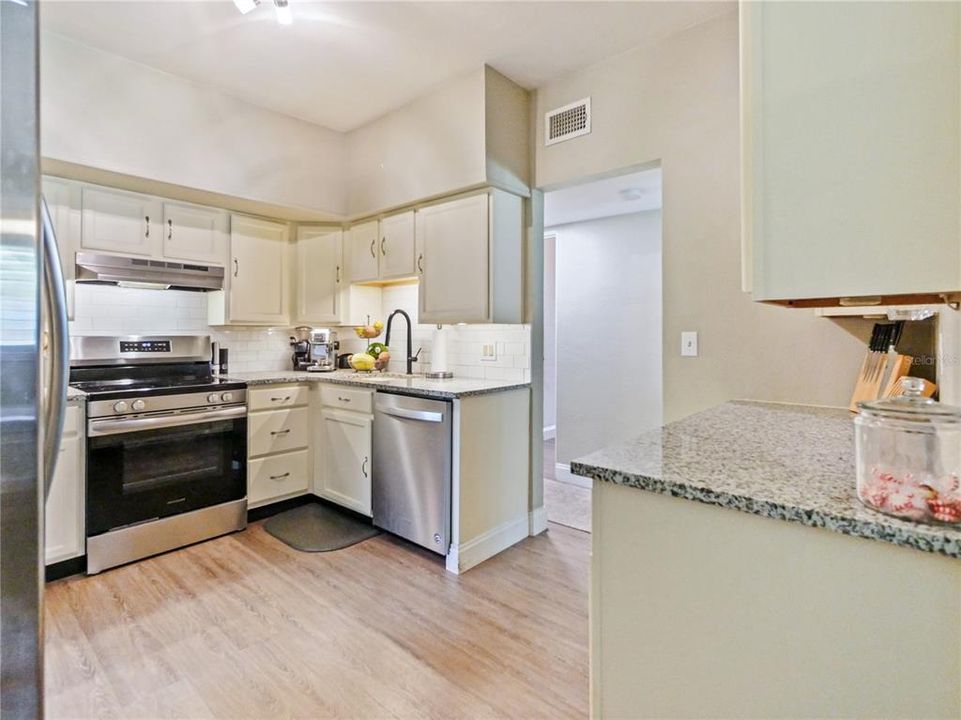 For Sale: $449,900 (3 beds, 2 baths, 1608 Square Feet)