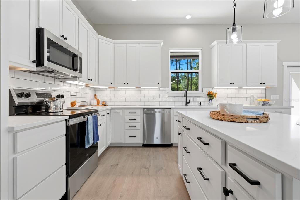 For Sale: $475,000 (3 beds, 2 baths, 1825 Square Feet)