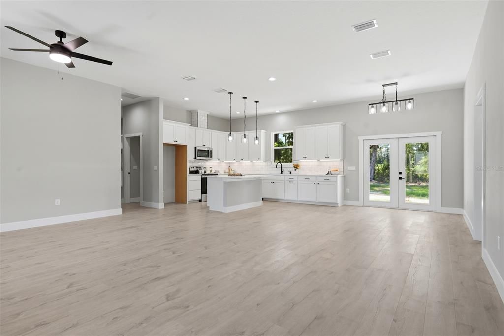 For Sale: $475,000 (3 beds, 2 baths, 1825 Square Feet)