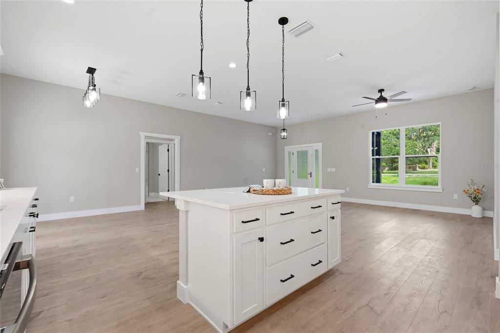 For Sale: $475,000 (3 beds, 2 baths, 1825 Square Feet)