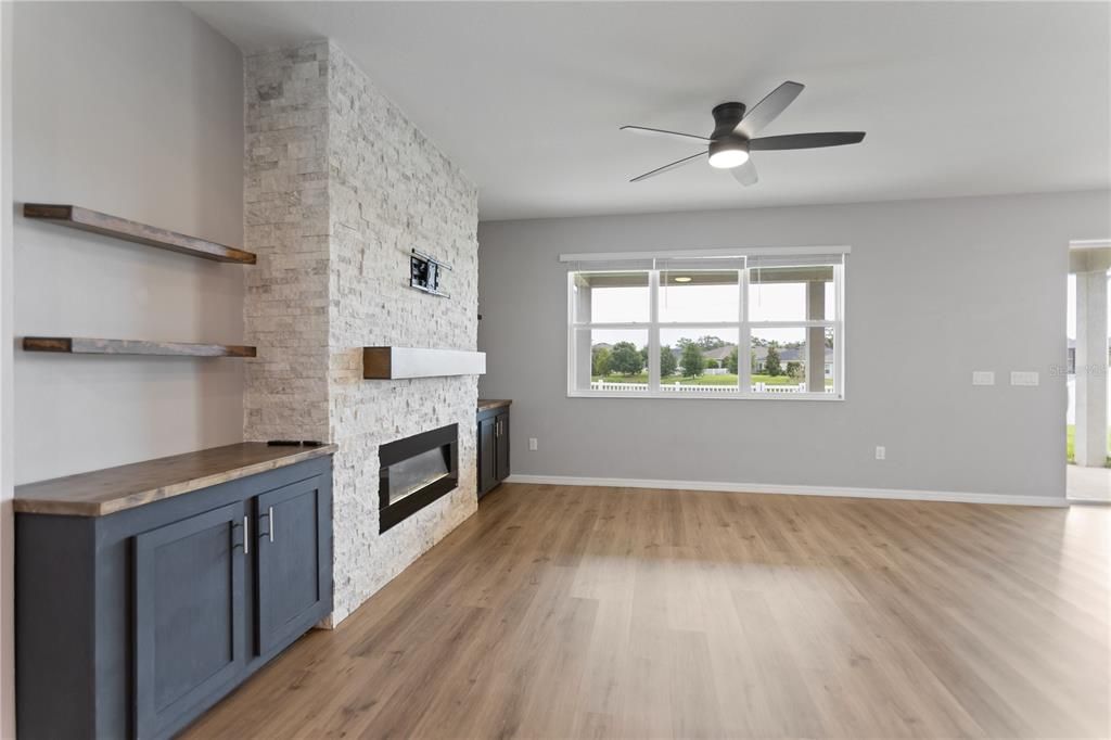 For Sale: $464,990 (6 beds, 3 baths, 3016 Square Feet)