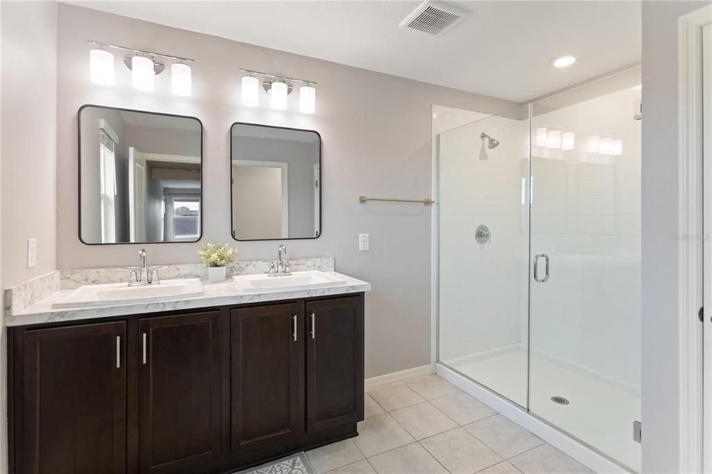 For Sale: $464,990 (6 beds, 3 baths, 3016 Square Feet)