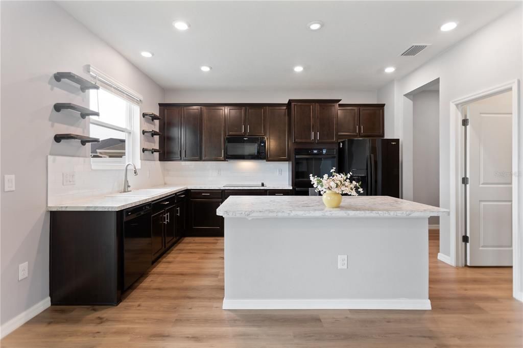 For Sale: $464,990 (6 beds, 3 baths, 3016 Square Feet)