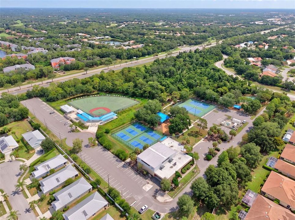 En Venta: $269,000 (2 camas, 2 baños, 1141 Pies cuadrados)