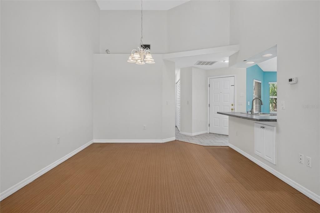 En Venta: $269,000 (2 camas, 2 baños, 1141 Pies cuadrados)