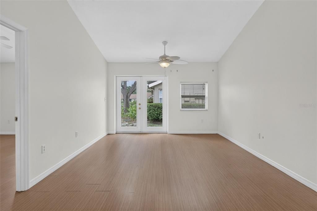 En Venta: $269,000 (2 camas, 2 baños, 1141 Pies cuadrados)