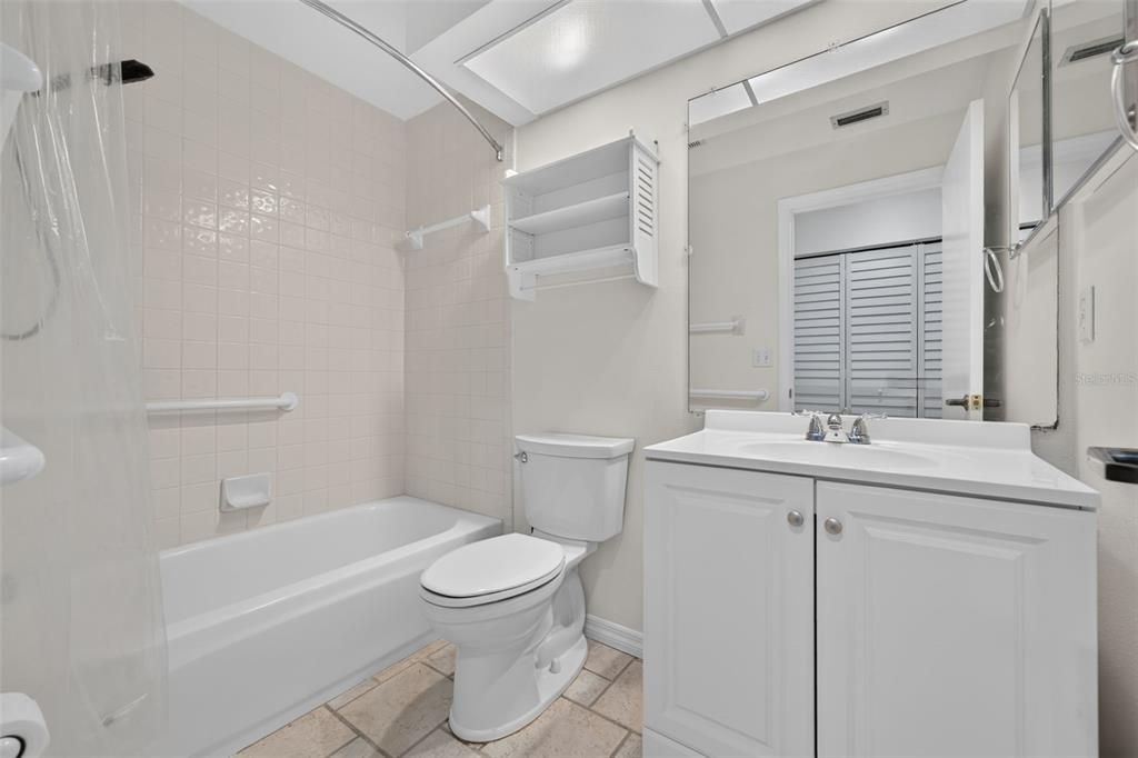 En Venta: $269,000 (2 camas, 2 baños, 1141 Pies cuadrados)