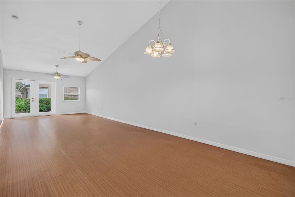 En Venta: $269,000 (2 camas, 2 baños, 1141 Pies cuadrados)