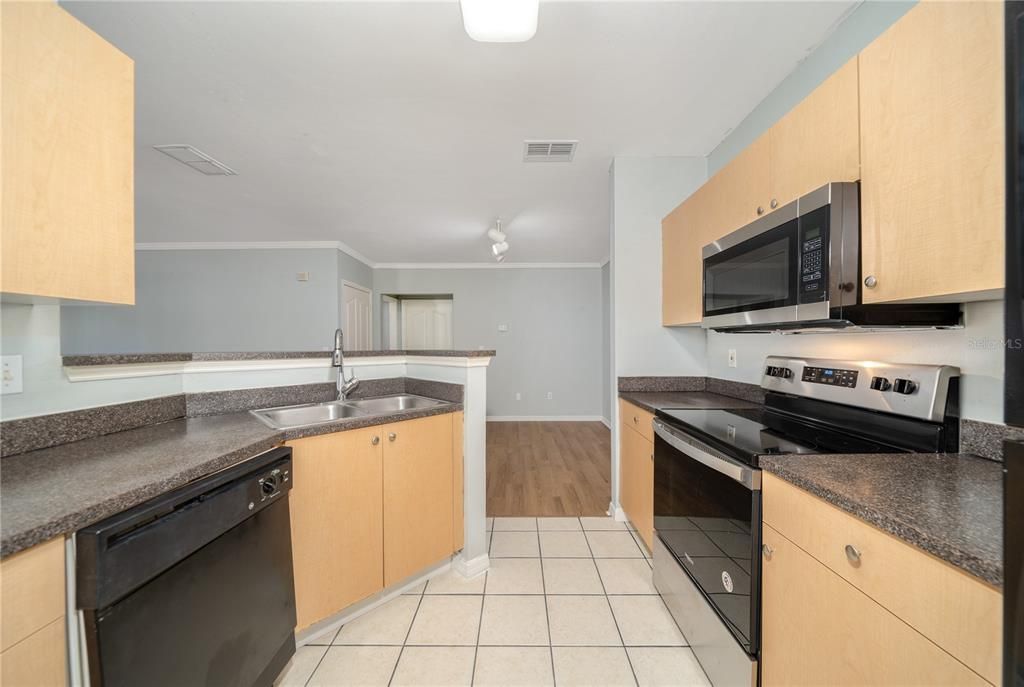 En Venta: $279,000 (1 camas, 1 baños, 1057 Pies cuadrados)