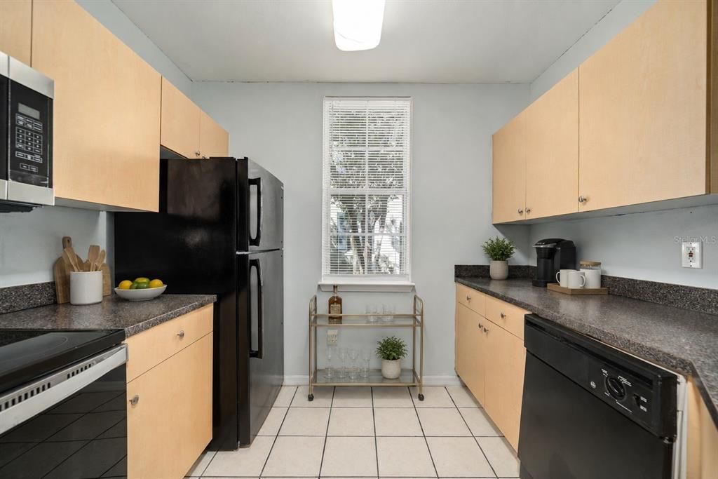 En Venta: $279,000 (1 camas, 1 baños, 1057 Pies cuadrados)