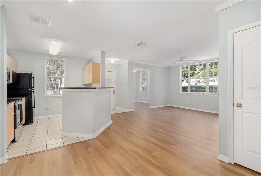 En Venta: $279,000 (1 camas, 1 baños, 1057 Pies cuadrados)