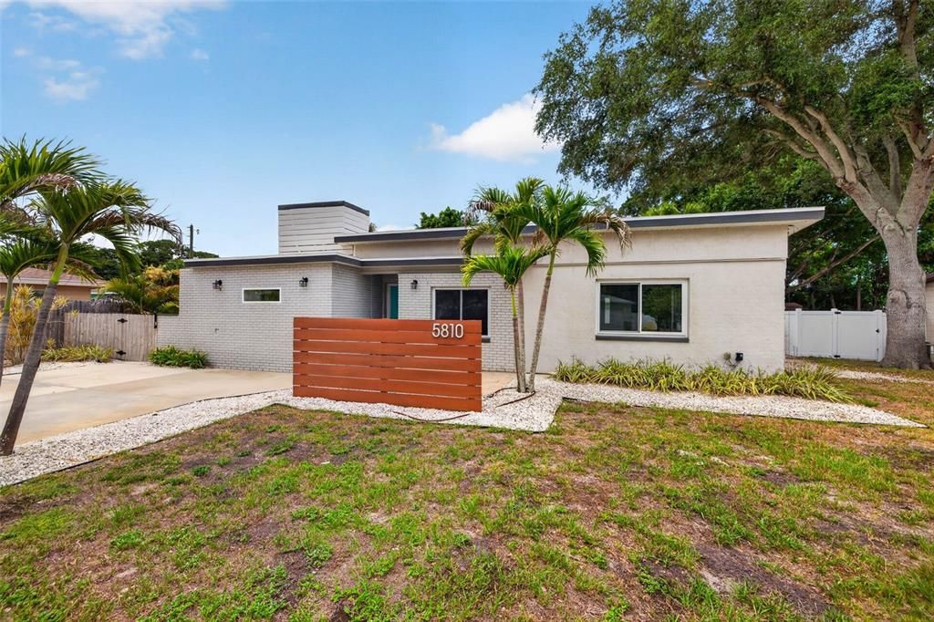 Activo con contrato: $750,000 (3 camas, 3 baños, 1926 Pies cuadrados)