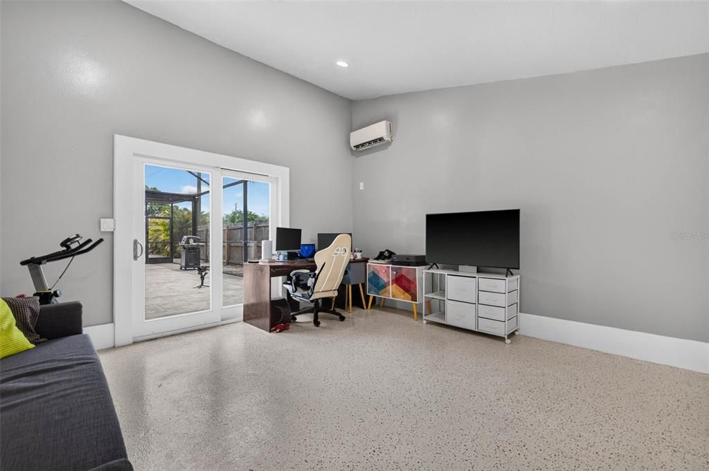 Activo con contrato: $750,000 (3 camas, 3 baños, 1926 Pies cuadrados)