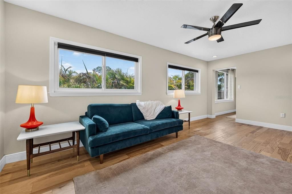 Activo con contrato: $750,000 (3 camas, 3 baños, 1926 Pies cuadrados)