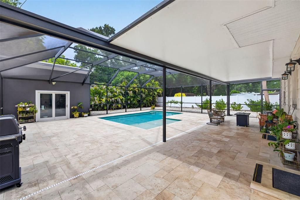 Activo con contrato: $750,000 (3 camas, 3 baños, 1926 Pies cuadrados)