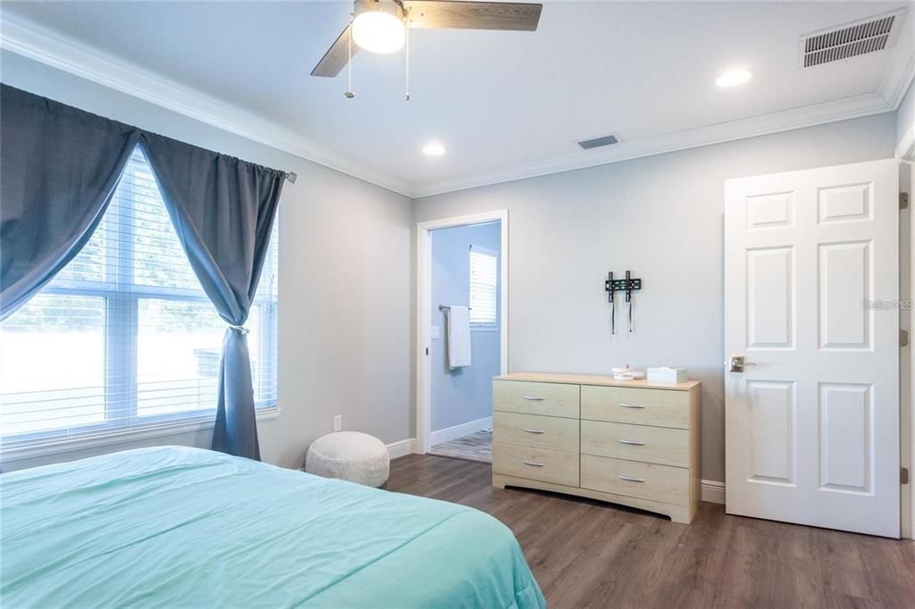 For Sale: $239,900 (3 beds, 2 baths, 1225 Square Feet)