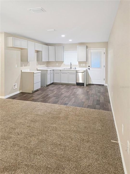 For Sale: $178,500 (2 beds, 2 baths, 850 Square Feet)
