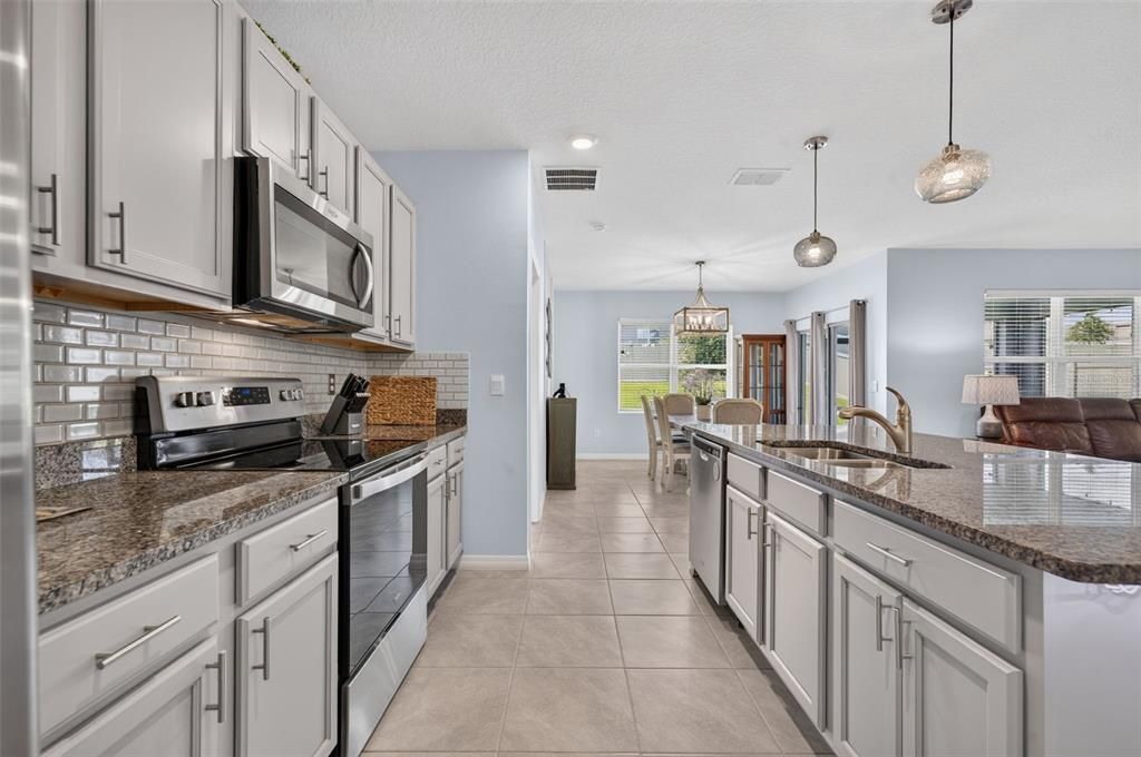 For Sale: $394,500 (3 beds, 2 baths, 1651 Square Feet)