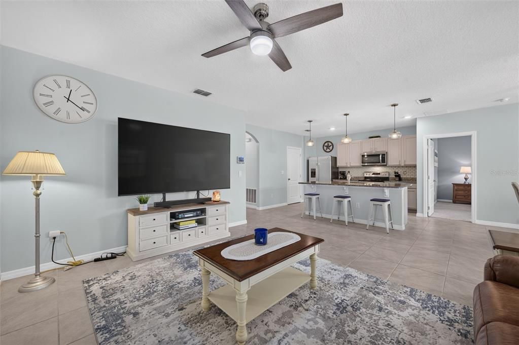 For Sale: $394,500 (3 beds, 2 baths, 1651 Square Feet)