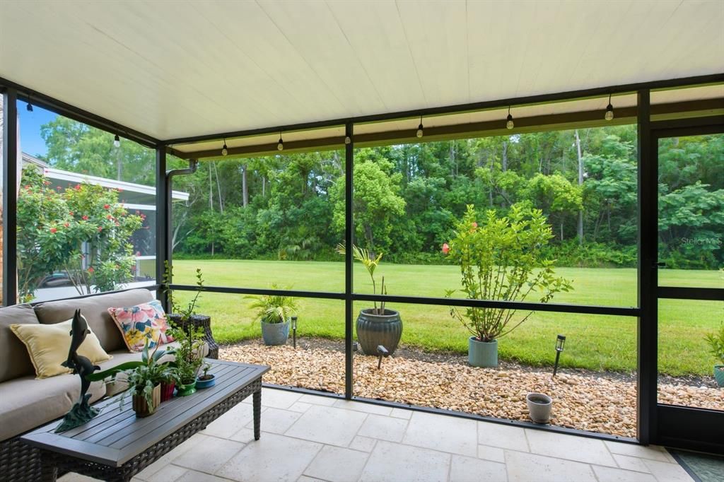 For Sale: $445,000 (2 beds, 2 baths, 1375 Square Feet)