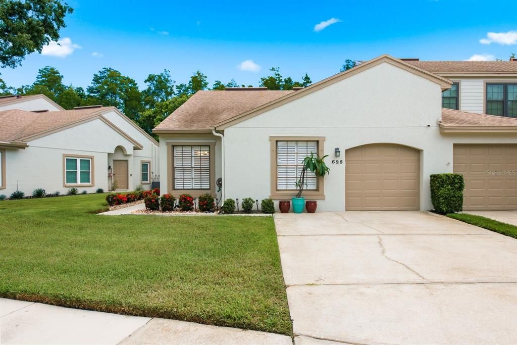 For Sale: $445,000 (2 beds, 2 baths, 1375 Square Feet)
