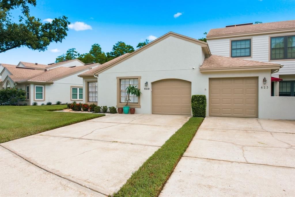 For Sale: $445,000 (2 beds, 2 baths, 1375 Square Feet)