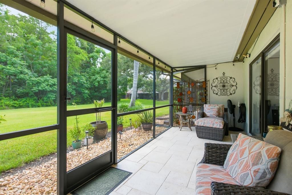 For Sale: $445,000 (2 beds, 2 baths, 1375 Square Feet)