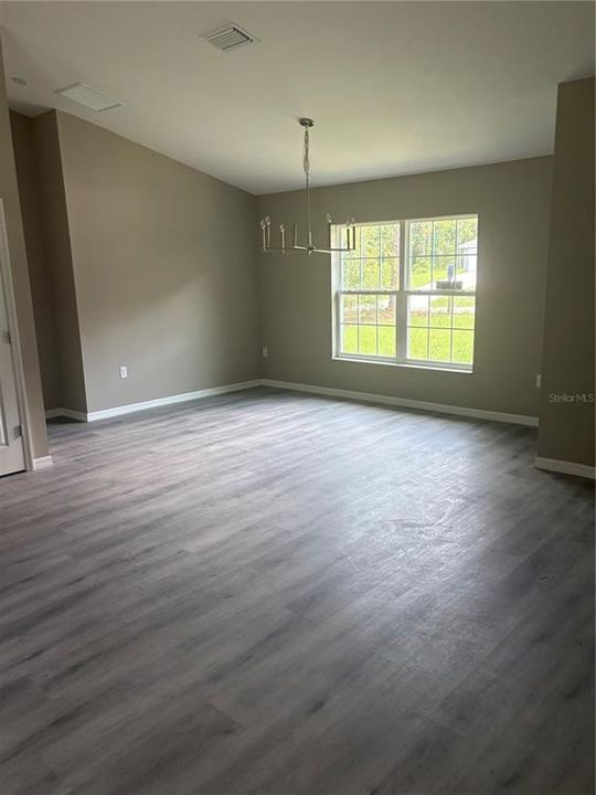 En Venta: $449,900 (3 camas, 2 baños, 1800 Pies cuadrados)