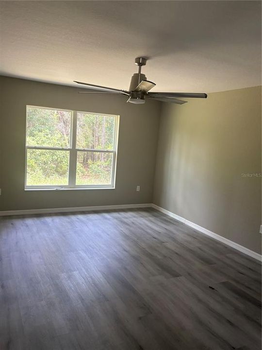 En Venta: $449,900 (3 camas, 2 baños, 1800 Pies cuadrados)