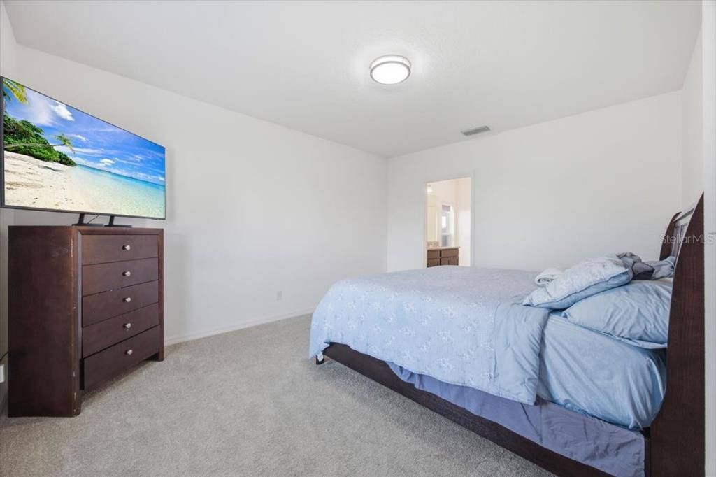 For Sale: $450,000 (4 beds, 2 baths, 2248 Square Feet)