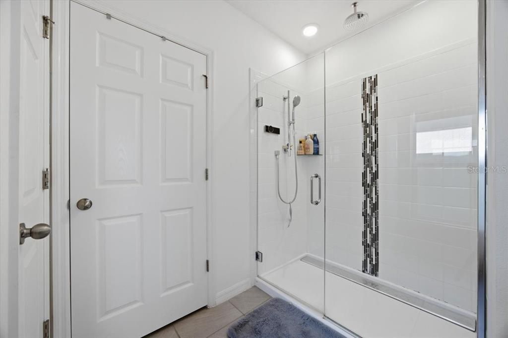For Sale: $450,000 (4 beds, 2 baths, 2248 Square Feet)