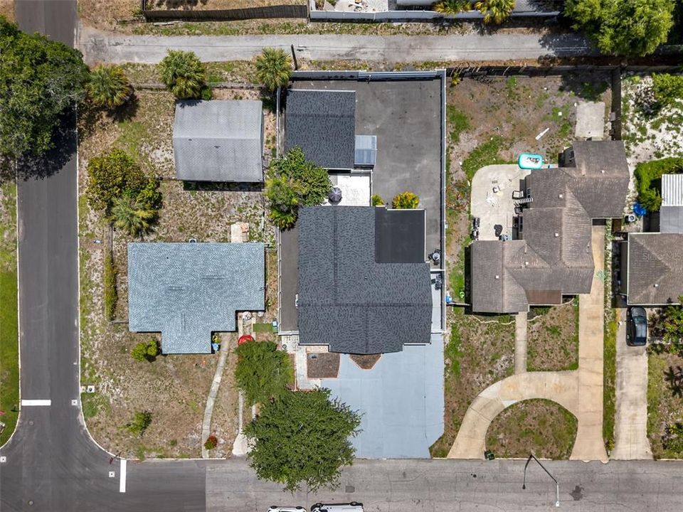 For Sale: $735,000 (5 beds, 5 baths, 1983 Square Feet)