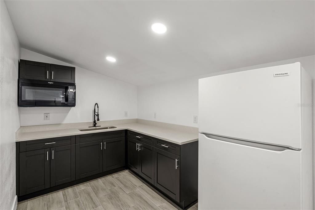 For Sale: $735,000 (5 beds, 5 baths, 1983 Square Feet)