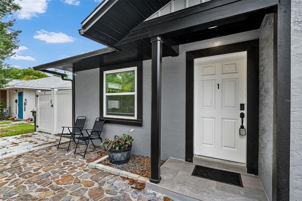 For Sale: $735,000 (5 beds, 5 baths, 1983 Square Feet)
