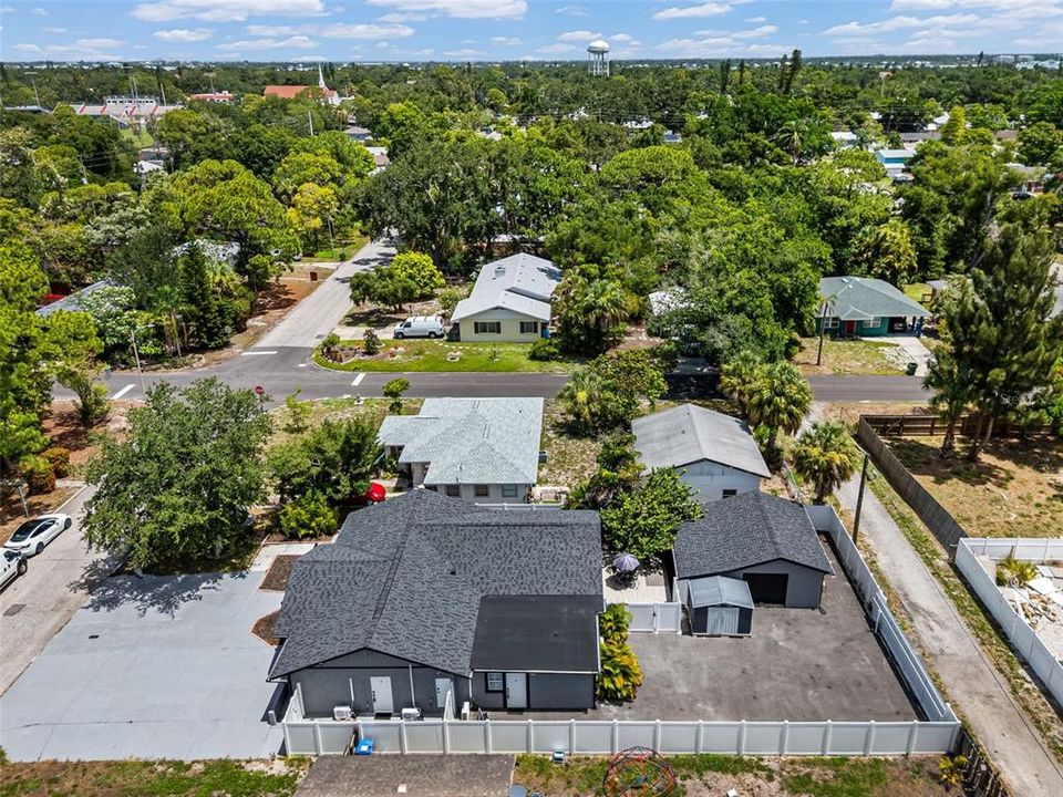 For Sale: $735,000 (5 beds, 5 baths, 1983 Square Feet)