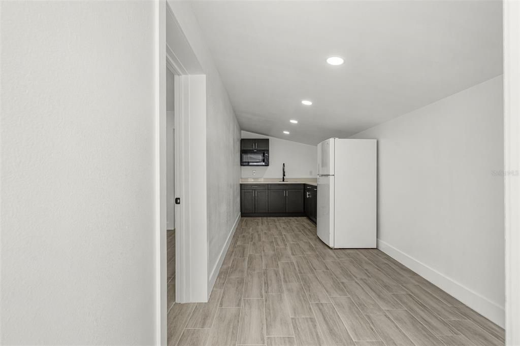 For Sale: $735,000 (5 beds, 5 baths, 1983 Square Feet)