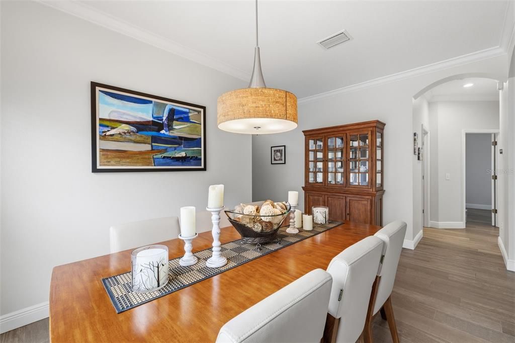 For Sale: $399,900 (3 beds, 2 baths, 1923 Square Feet)