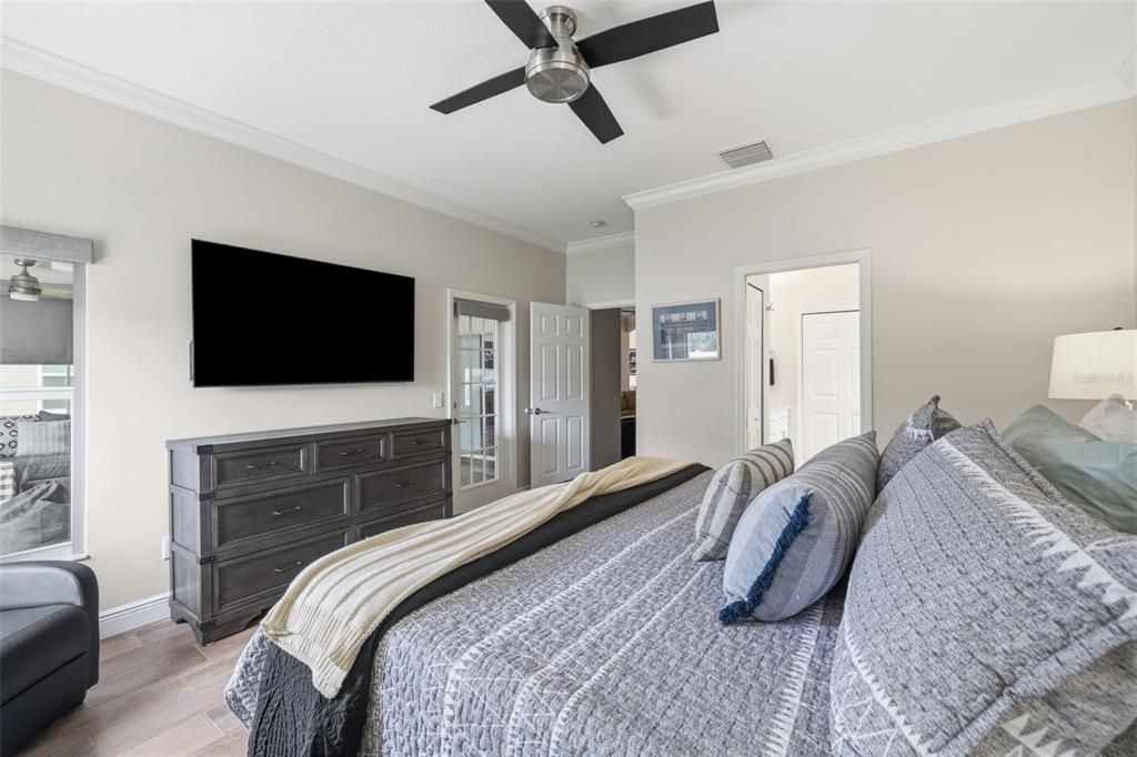 For Sale: $399,900 (3 beds, 2 baths, 1923 Square Feet)